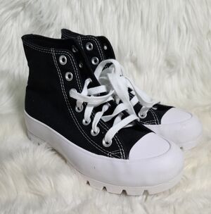 Converse Chuck Taylor All Star High Top Black 7 Women / 5 Unisex NWOB